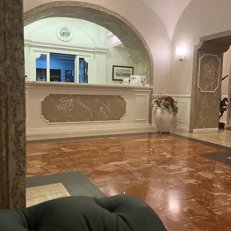 Internationals Otel Napoli